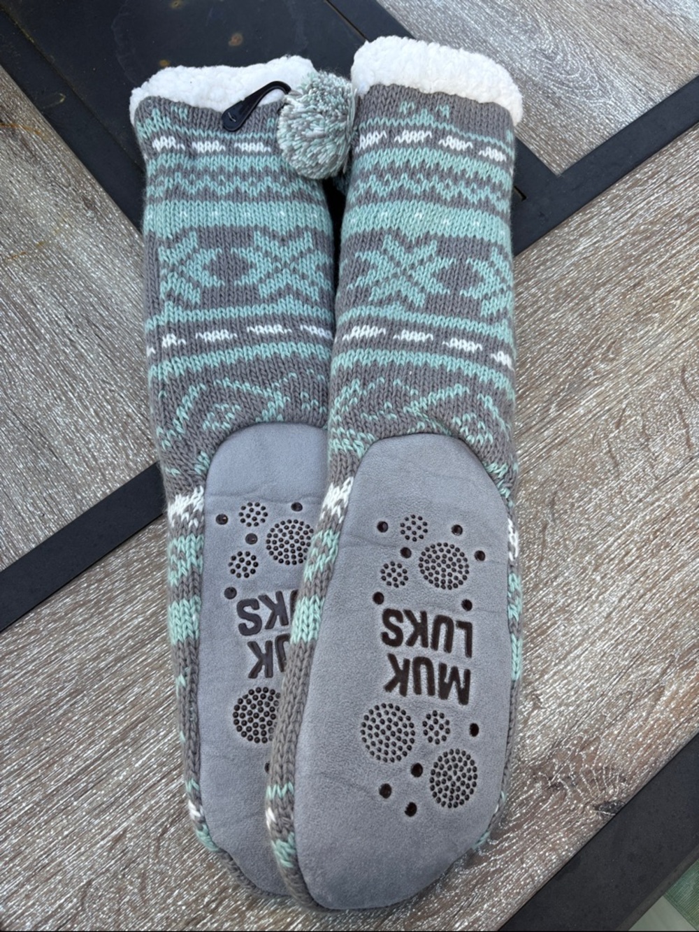 Muk Luks  Gray & Mint Knit Sherpa-Lined Slipper Socks